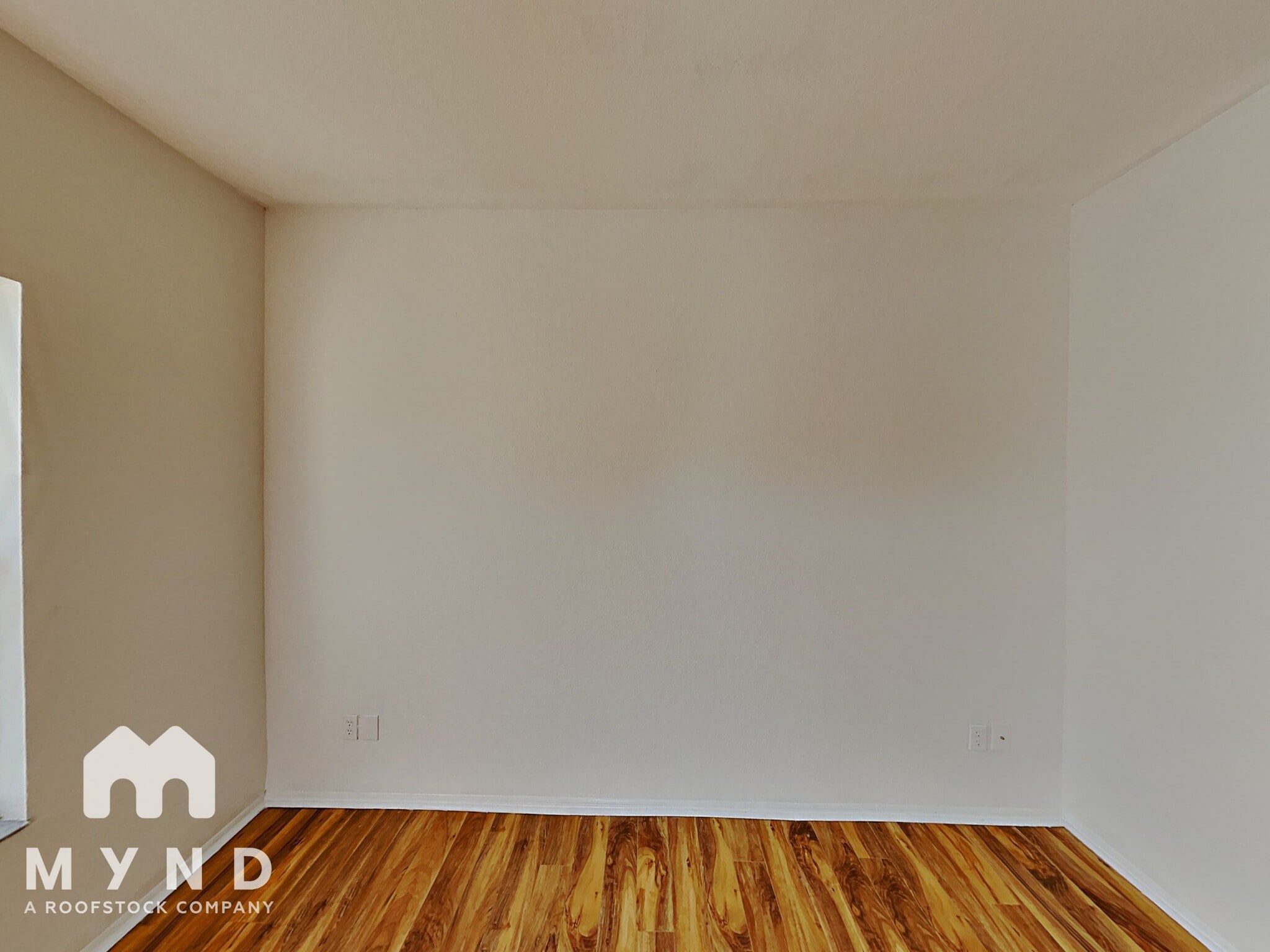 Building Photo - 829 Camargo Way