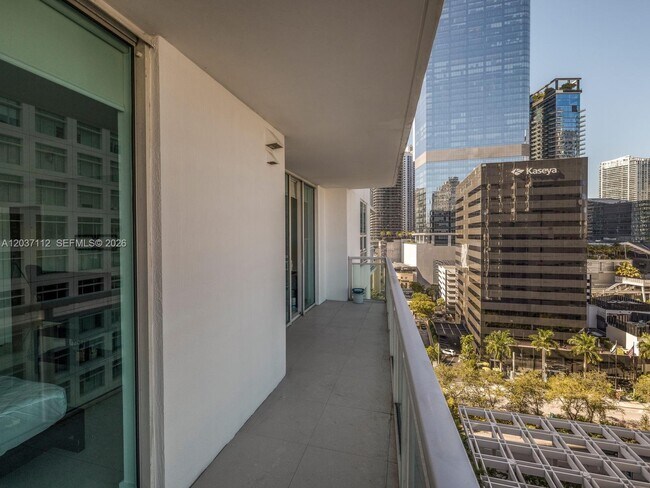 Building Photo - 950 Brickell Bay Dr