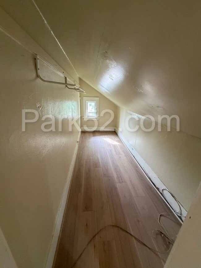 Building Photo - 1711 S 9th St