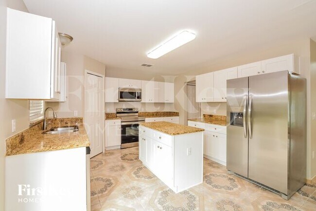 Building Photo - 5074 Oak Tours Dr