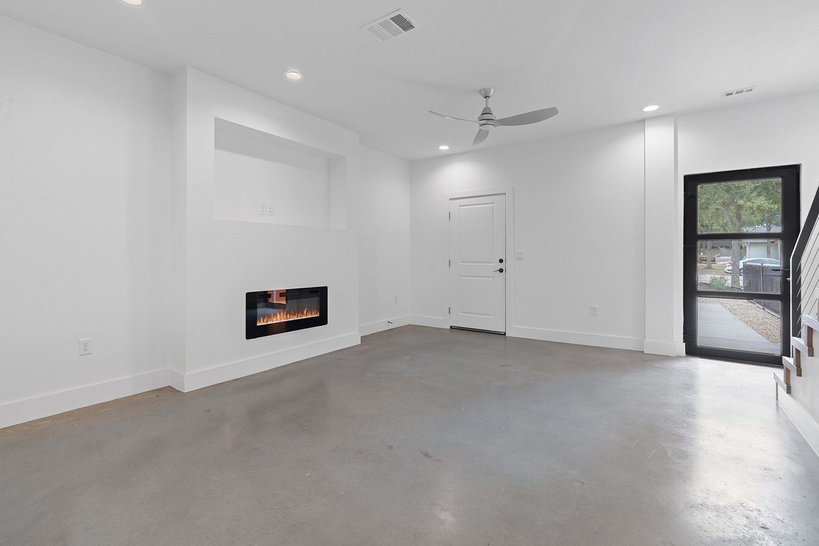 Building Photo - 124 S Mockingbird Cir