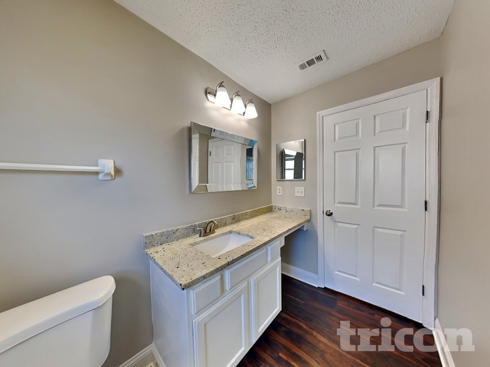 Building Photo - 1559 Guardian Dr