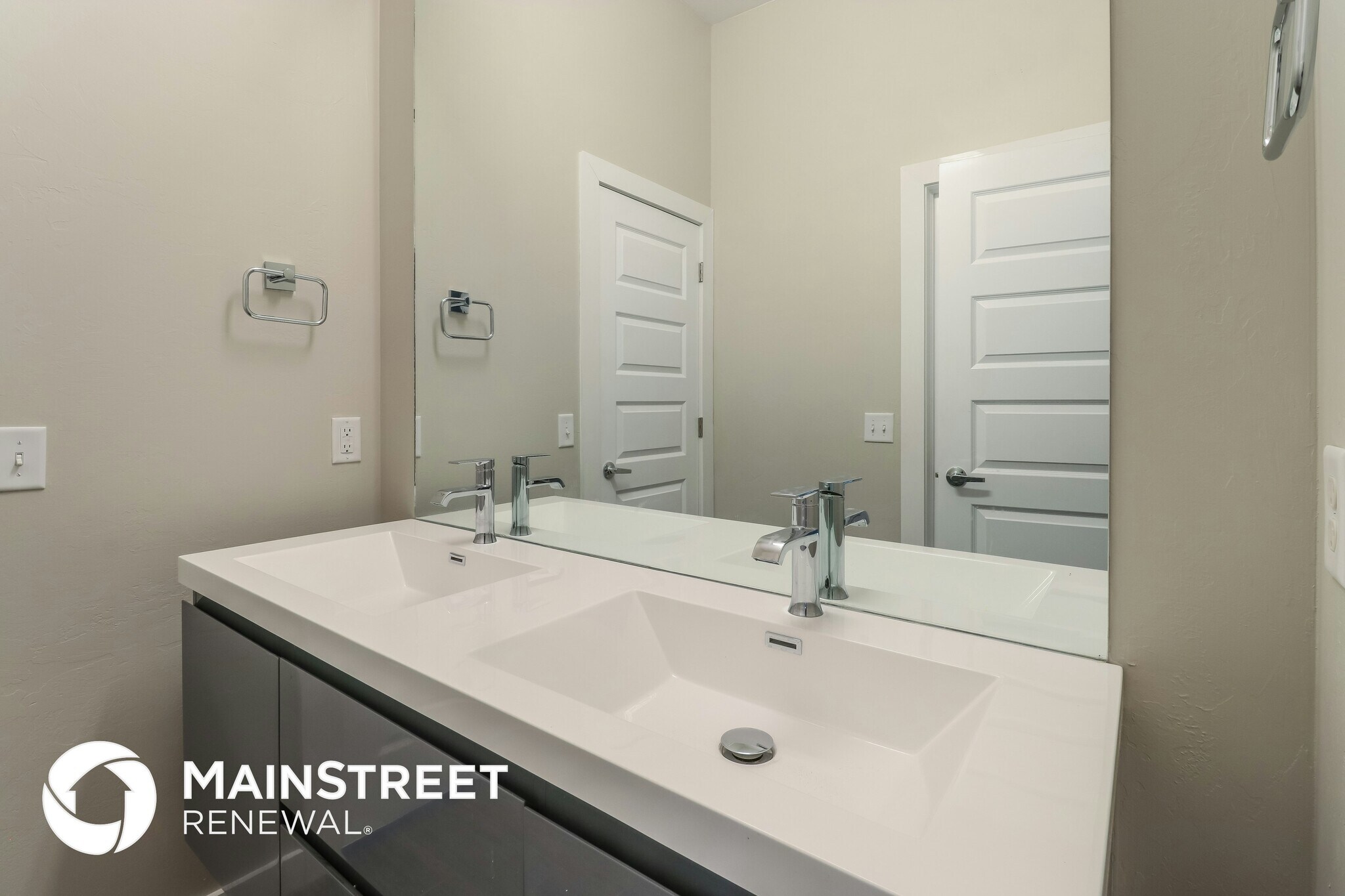 Building Photo - 11357 Paradise Out Ln