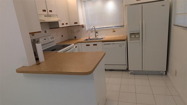 Building Photo - 2372 NW 39th Ave