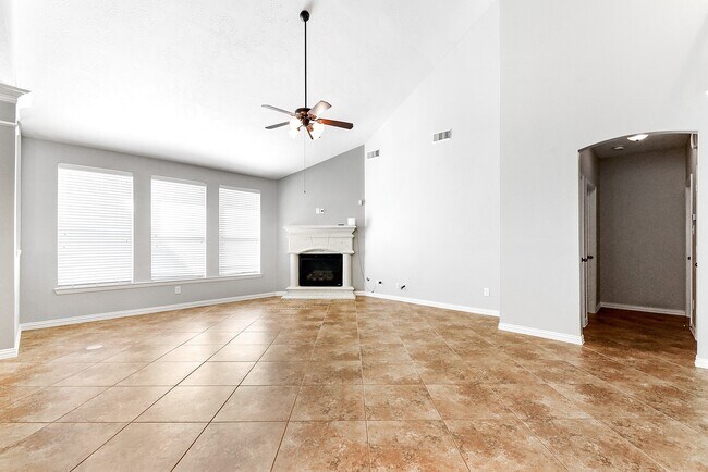 Building Photo - 28223 Daystrom Ln