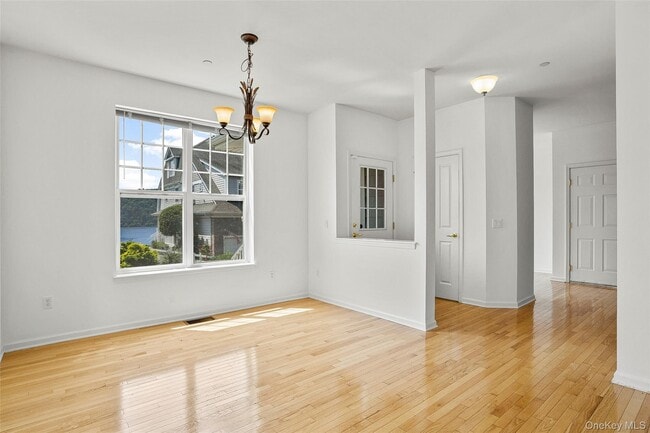 Building Photo - 402 Waterview Dr