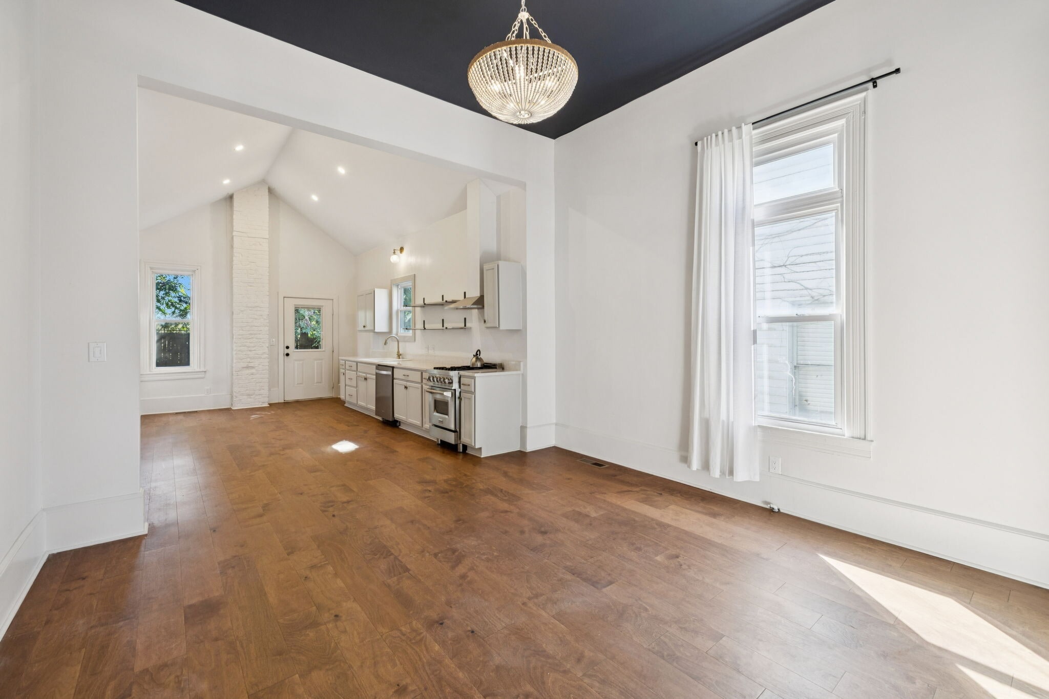 Building Photo - 911 S High St