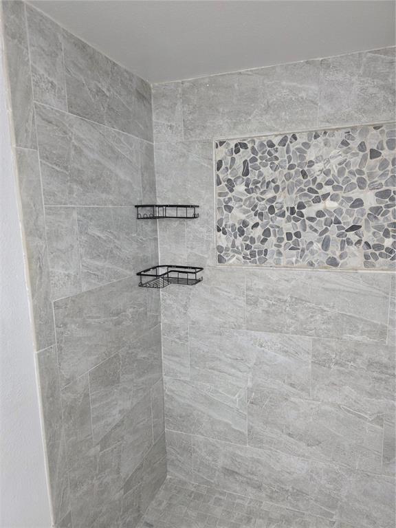 Building Photo - 3821 N Oak Dr