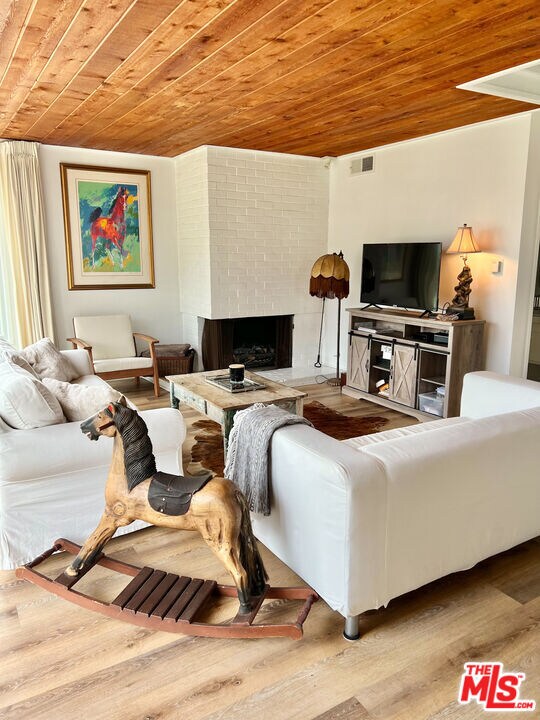 Building Photo - 6232 Tapia Dr