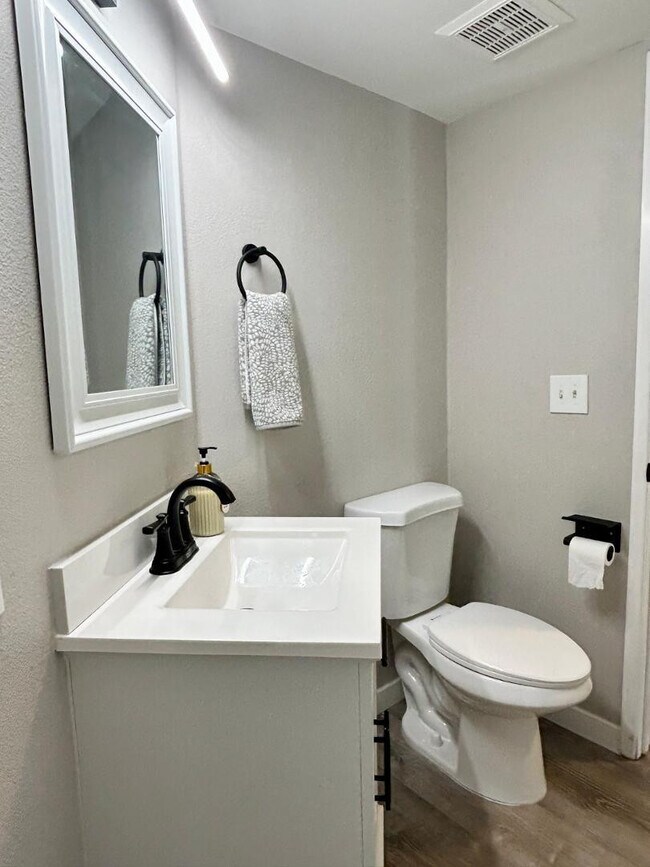 Building Photo - 4212 E Sandia St