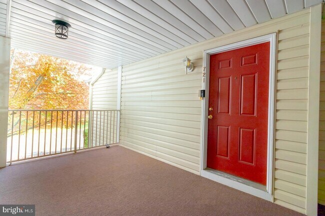 Building Photo - 721 Walden Cir