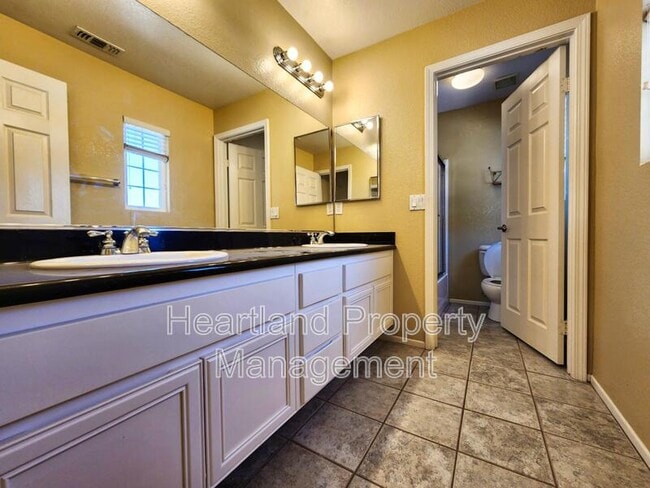 Building Photo - 714 Casita Ln