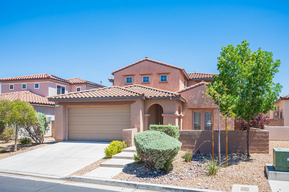 Building Photo - 12141 Capilla Real Ave
