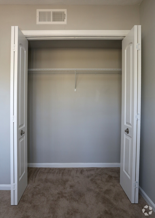 Closet - Elevate at The Pointe