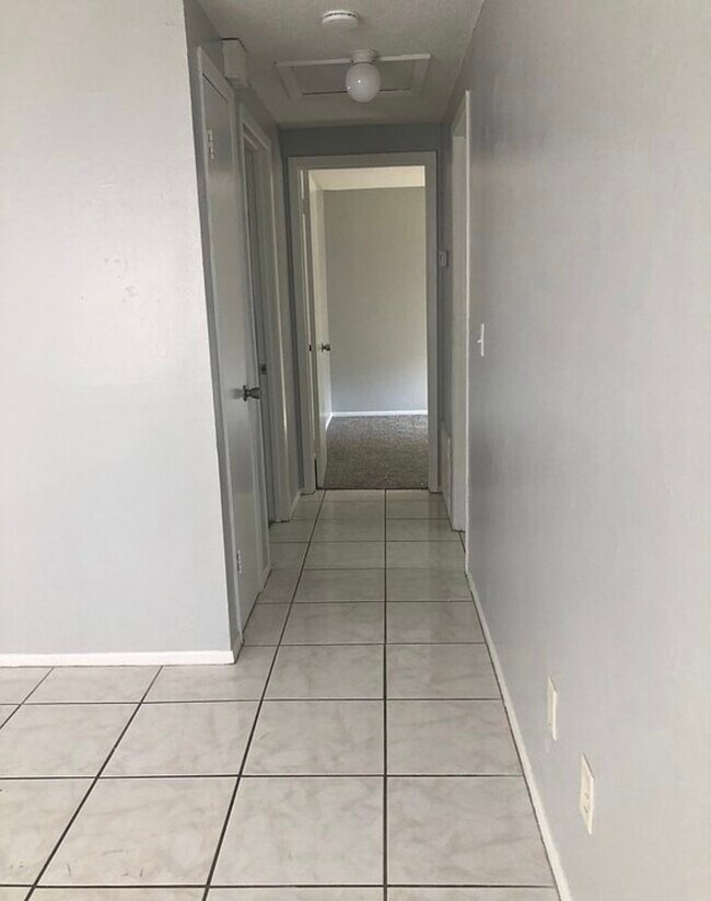 Building Photo - 218 60th Avenue Dr W
