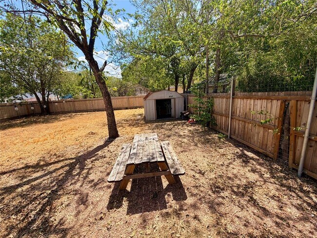 Building Photo - 1509 Willow St