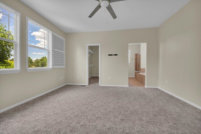Building Photo - Modern 2-Bed, 3-Bath Home in The Village a...