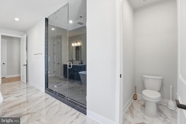 Building Photo - 9725 Lantana Wy