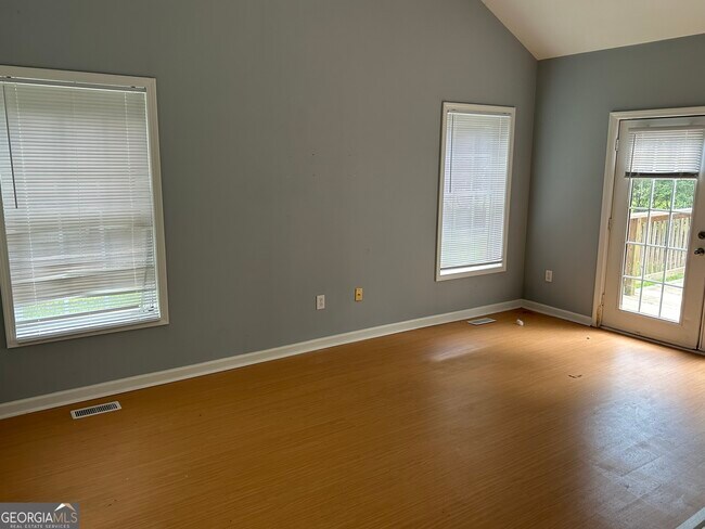 Building Photo - 355 Tall Tree Rd