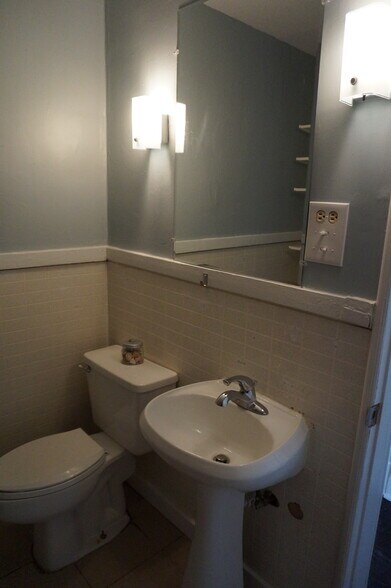 Building Photo - 5827 Forest Avenue