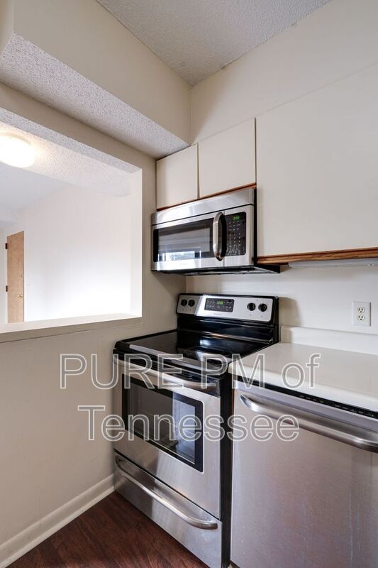 Building Photo - 900 19th Ave S