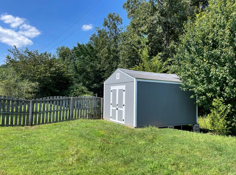 Building Photo - 6200 Trevor Simpson Dr