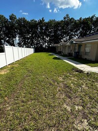 Building Photo - 610 Emerald Ave