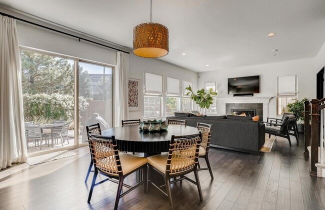 Building Photo - Executive & Modern 5BR/4BA Luxury Home. MO...