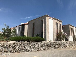 Building Photo - 6201 Escondido Dr