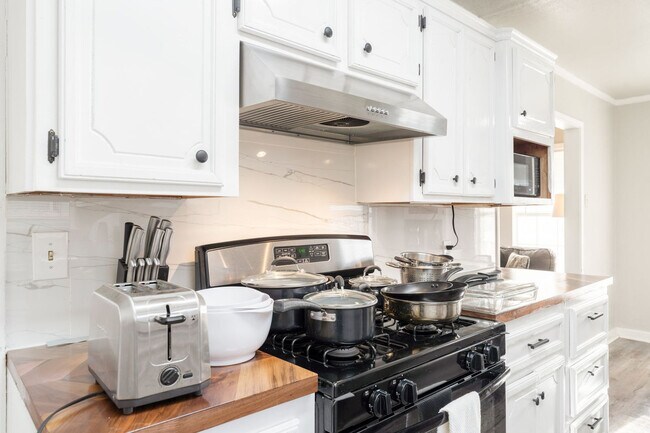 Building Photo - 1538 S 19th St