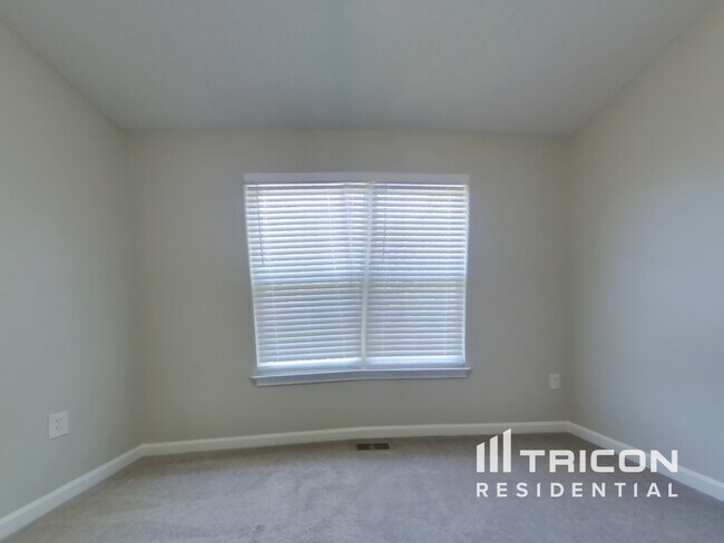 Building Photo - 3015 Brass Dr