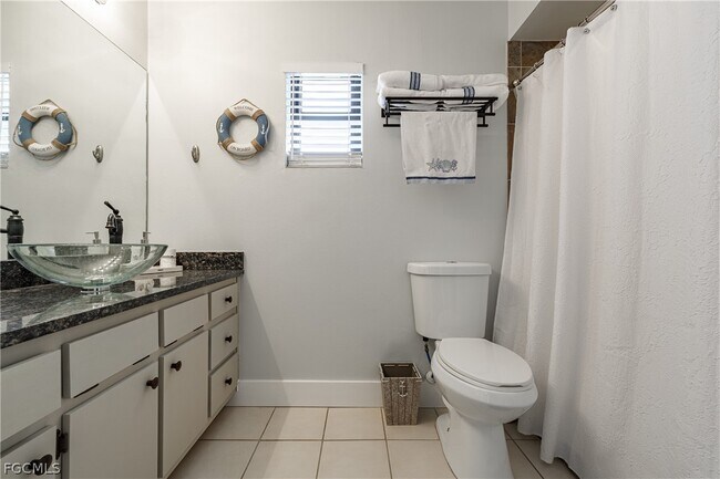 Building Photo - 1932 SE 9th Terrace