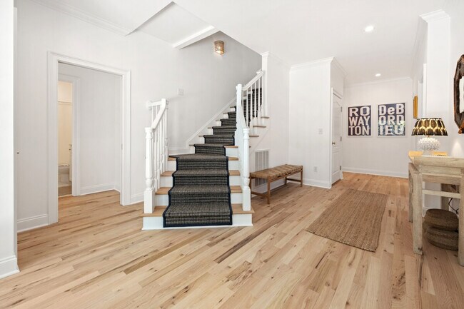 Building Photo - 3167 Luvan Blvd