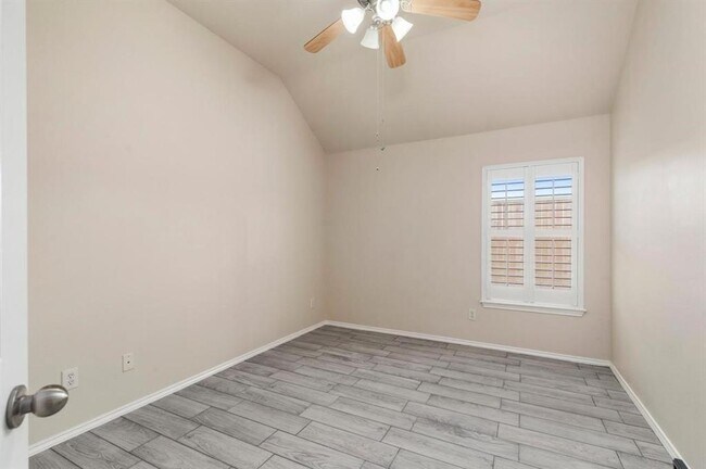 Building Photo - 17515 Burkhart Ridge Dr