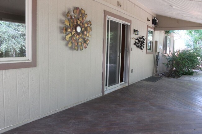 Building Photo - Gorgeous 2 Story Home in Columbine West!