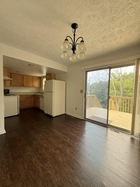 Building Photo - 3479 Sutherland Dr