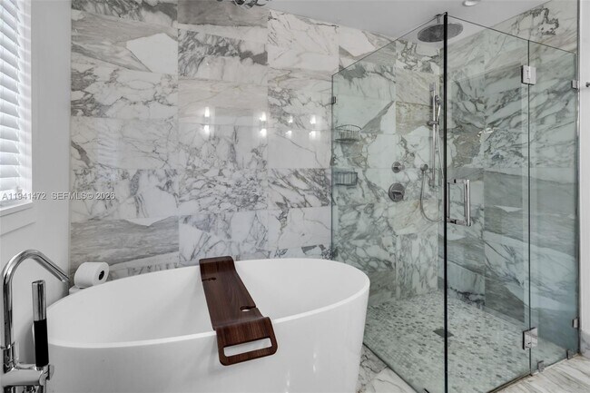 Building Photo - 1030 Manati Ave