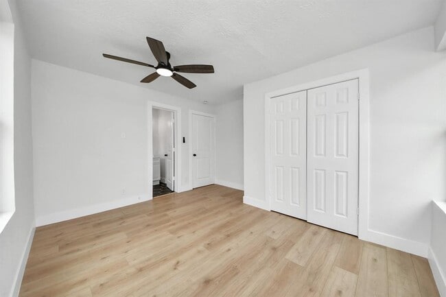 Building Photo - 501 Schilling Ave