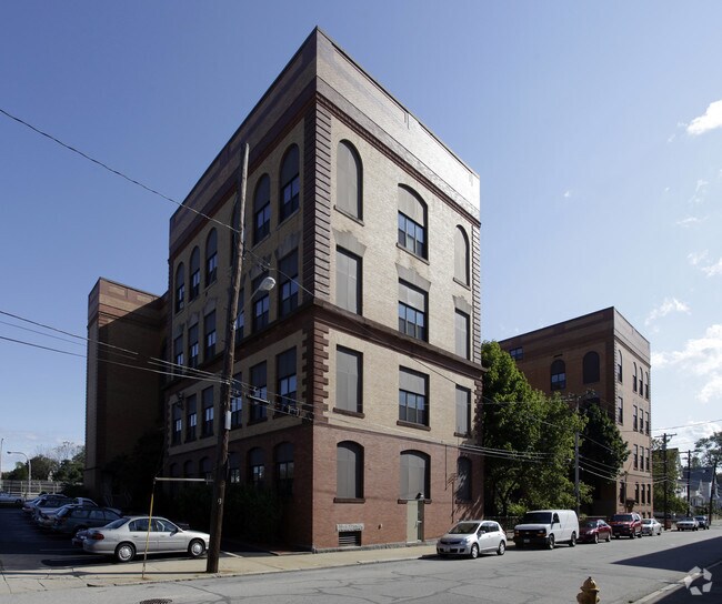 Vincent J Doyle Manor 300 Broadway Pawtucket RI 02860 Apartment Finder