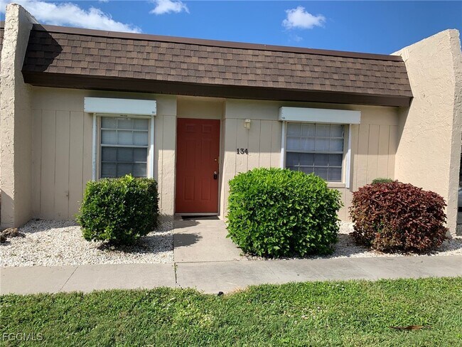 Primary Photo - 6300 South Pointe Blvd