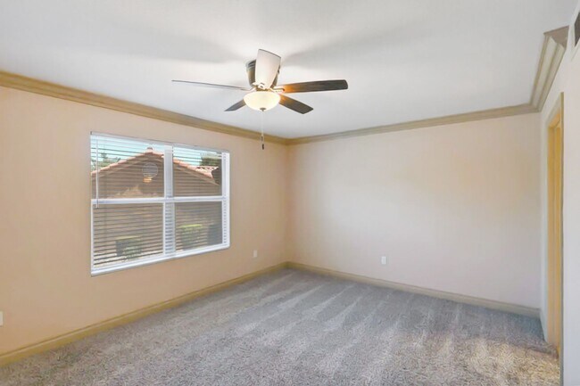 Building Photo - 2 Bed, 2 Bath 1st Floor Condo In West Las ...