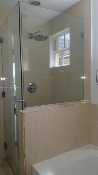 Building Photo - 18429 NE 28th Ave