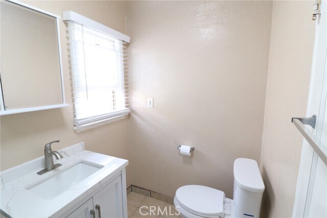 Building Photo - 925 N Lacy St