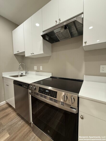 Building Photo - 50 Evergreen St