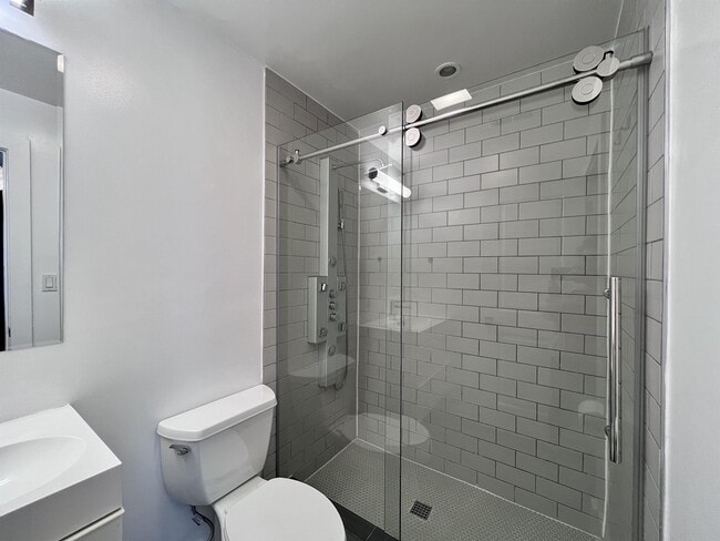 Building Photo - 340 Adams St NE