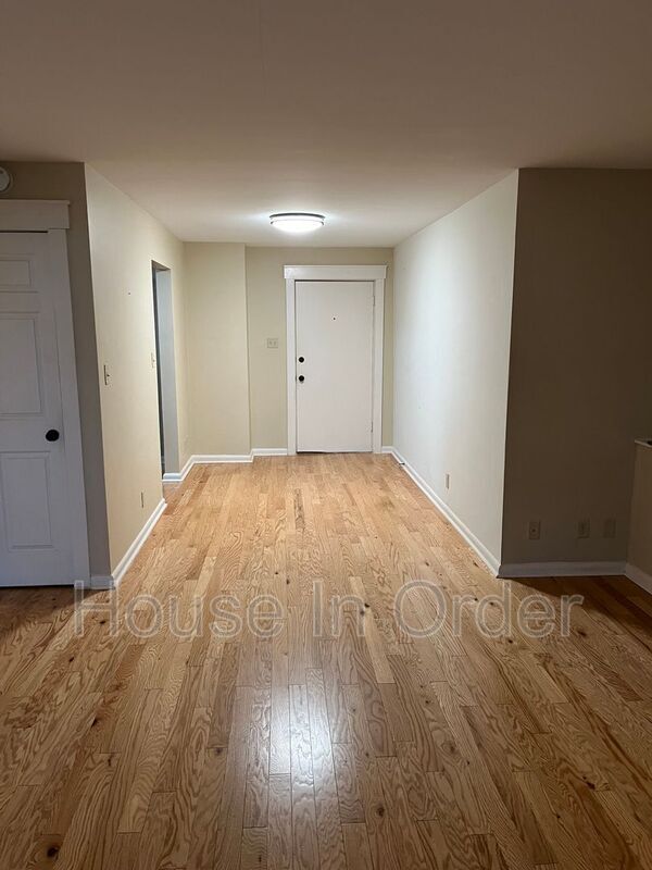 Building Photo - 30 Edgemont Rd