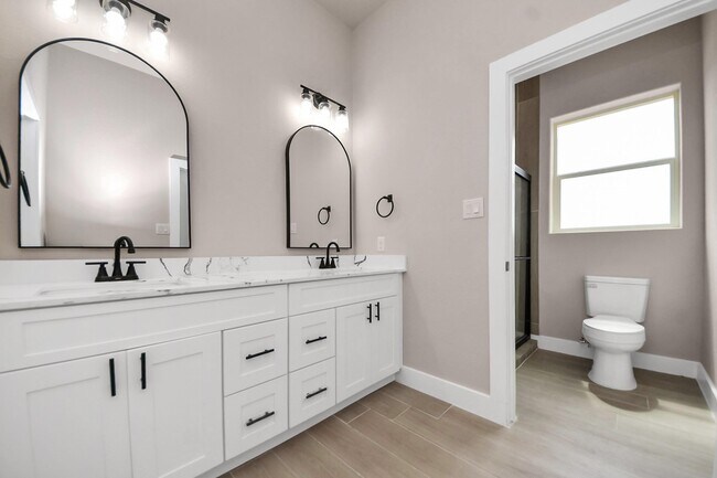 Building Photo - 11141 Rd 5503