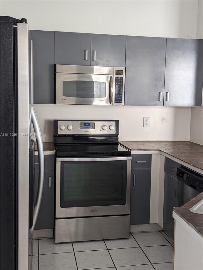 Building Photo - 876 Sand Creek Cir