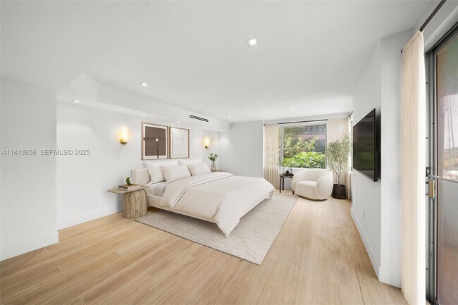 Building Photo - 5255 Collins Ave