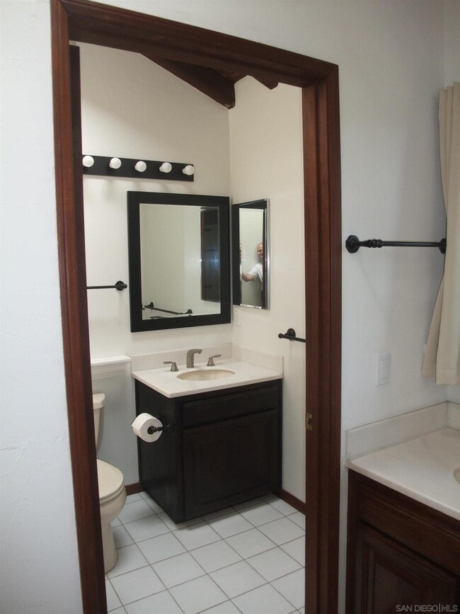Building Photo - 8614 Villa La Jolla Dr